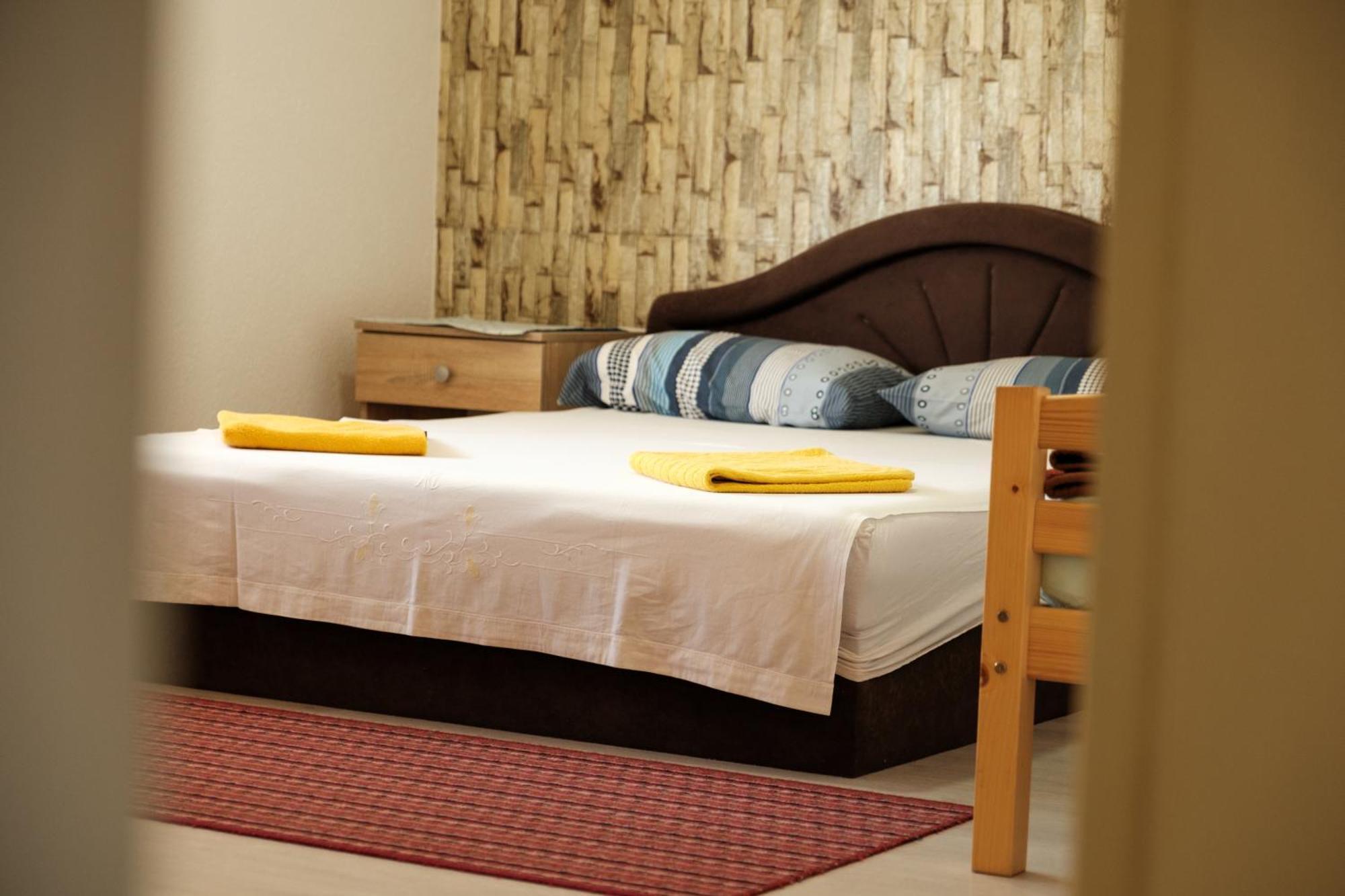 Guesthouse "Ines" Добой Екстер'єр фото