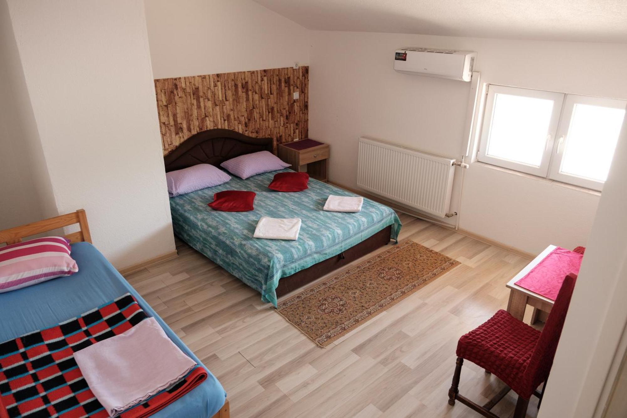 Guesthouse "Ines" Добой Екстер'єр фото