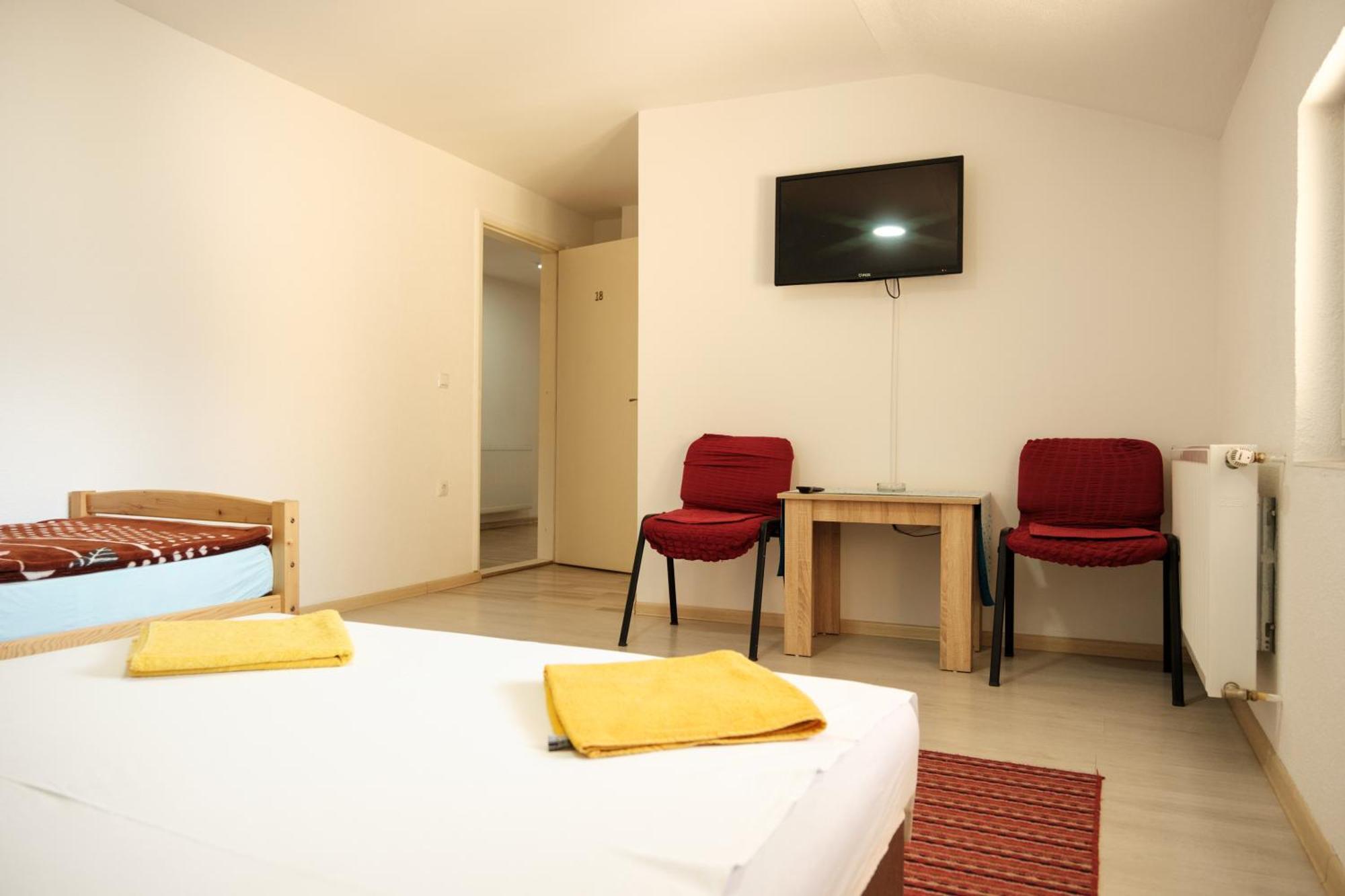 Guesthouse "Ines" Добой Екстер'єр фото
