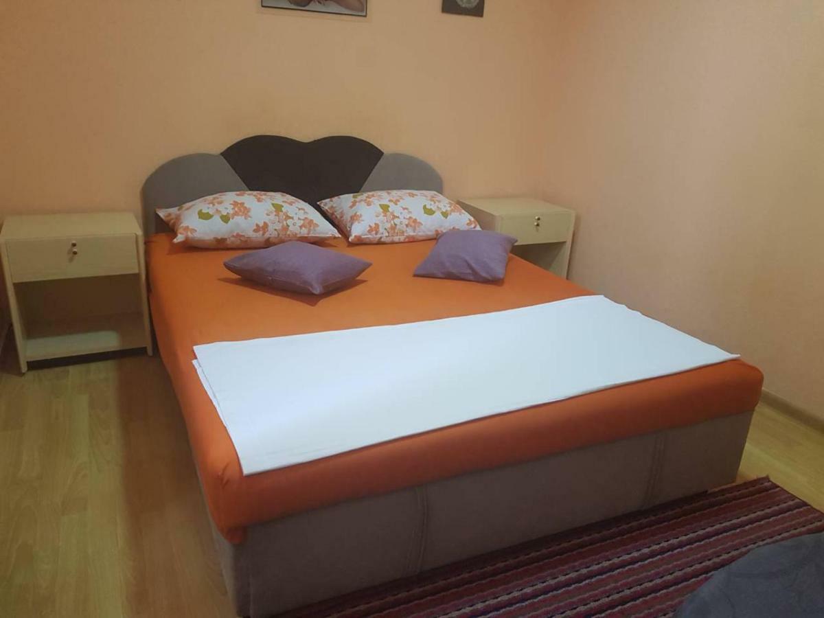 Guesthouse "Ines" Добой Екстер'єр фото
